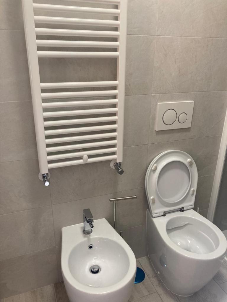 Colosseo Cozy Rooms B&B Roma Ngoại thất bức ảnh